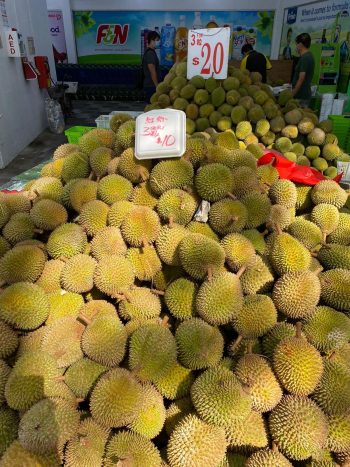 Sheng-Siong-Durian-Sale-at-Bedok-Central-2-350x467 25 Jun 2021 Onward: Sheng Siong Durian Sale at Bedok Central