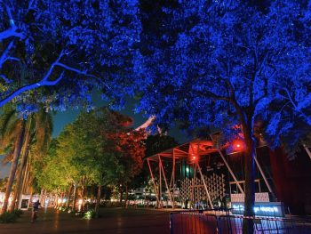 Colourful-light-up-trees-other-installations-along-Marina-Bay-promenade-3-350x263 Now till 31 Deac 2021: Colourful light up trees & other installations along Marina Bay promenade