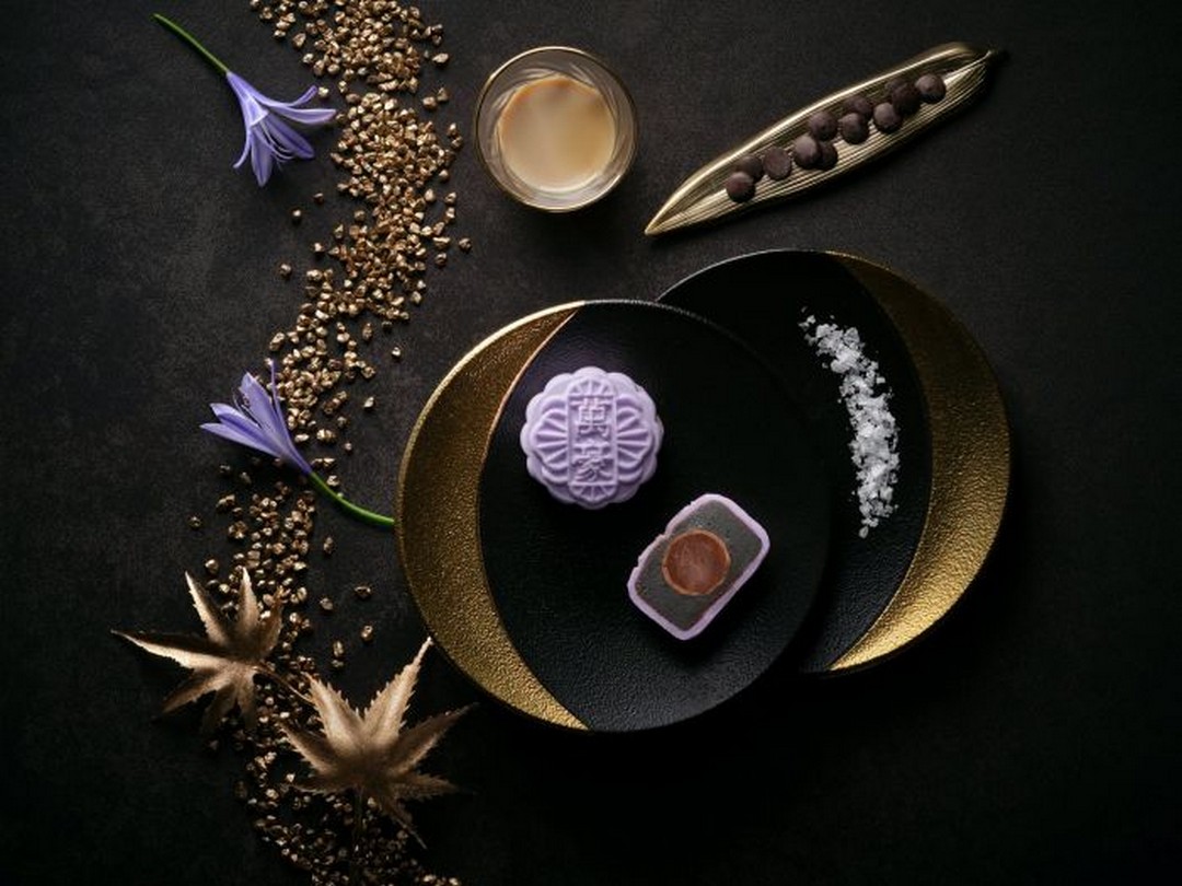 Singapore-Marriott-Tang-Plaza-Hotel-Up-to-30-Off-Sea-Salt 31 August 2026 onwards: Singapore Marriott Tang Plaza Hotel: Up to 30% Off Sea Salt Baileys Snowskin Mooncakes Promotion
