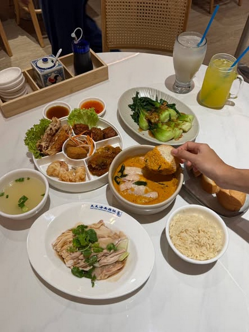 Tian-Tian-Hainanese-Chicken-Rice-Jewel-Flagship-Opening-Promotion-1 11-22 August 2026: Tian Tian Hainanese Chicken Rice: Jewel Flagship Opening Promotion with 20% Off, Free Chicken Rice and Exclusive Blind Boxes